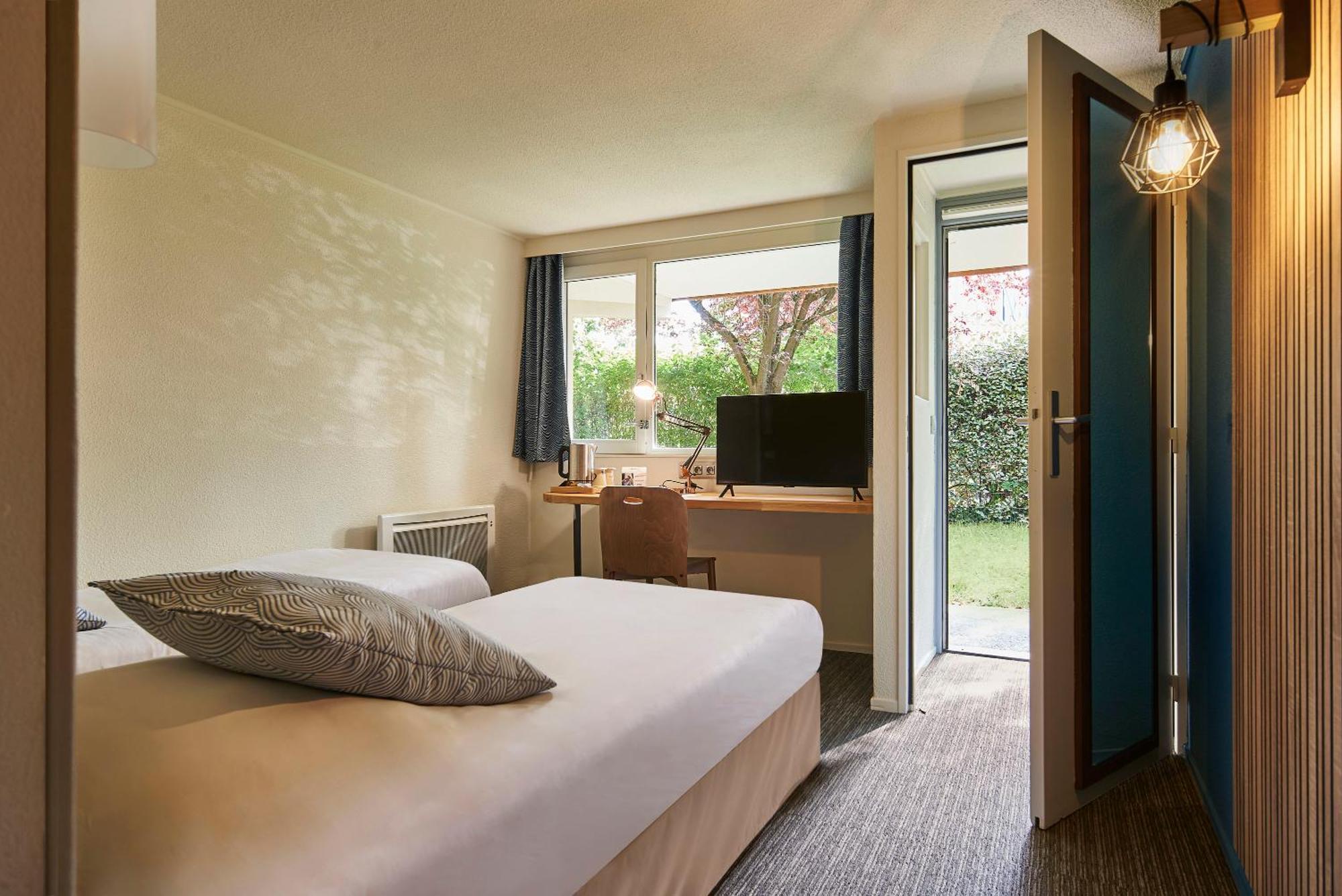 The Originals City Hotel La Verriere-Yvelines Экстерьер фото