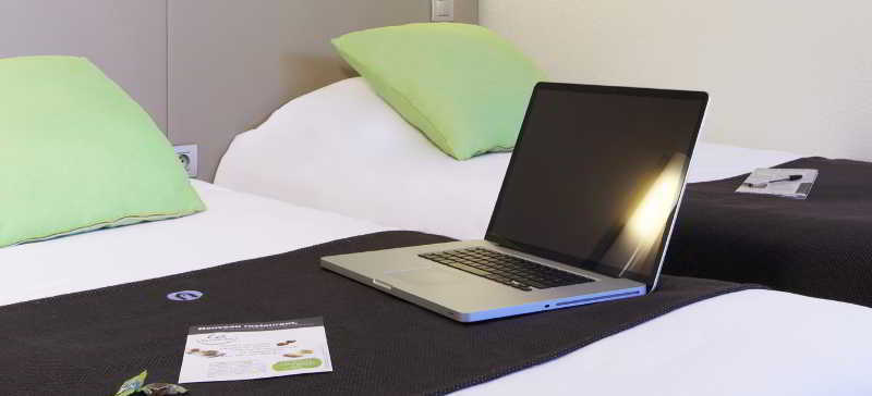 The Originals City Hotel La Verriere-Yvelines Экстерьер фото