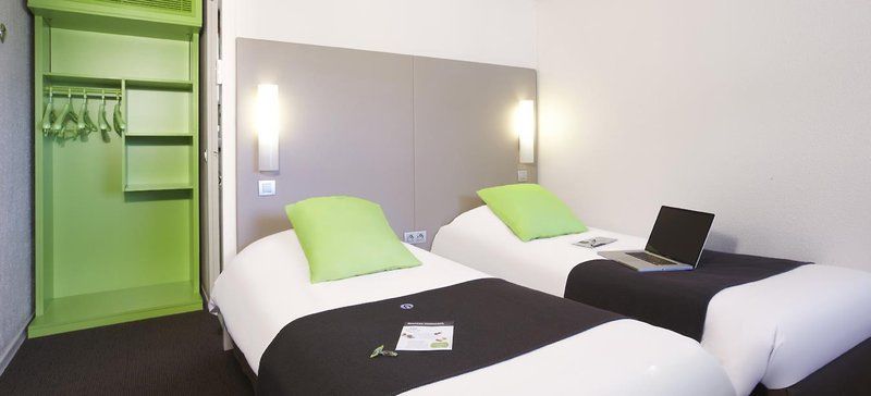 The Originals City Hotel La Verriere-Yvelines Экстерьер фото
